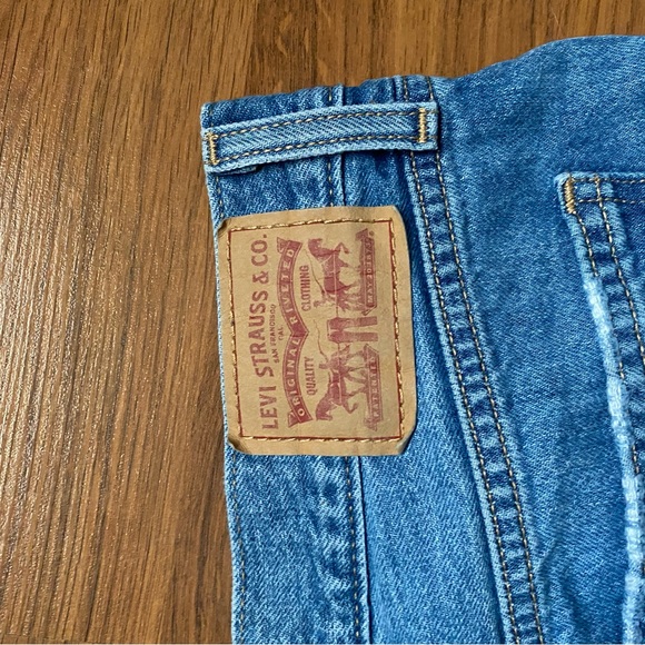 Low Pro Levi’s - Picture 4 of 4
